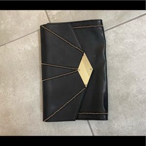 Black clutch